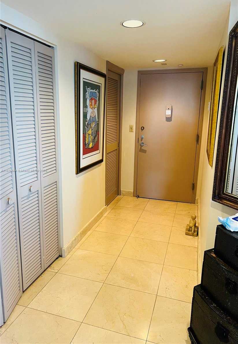 Small Image of 2333 BRICKELL AVE #2402, Miami Number 36