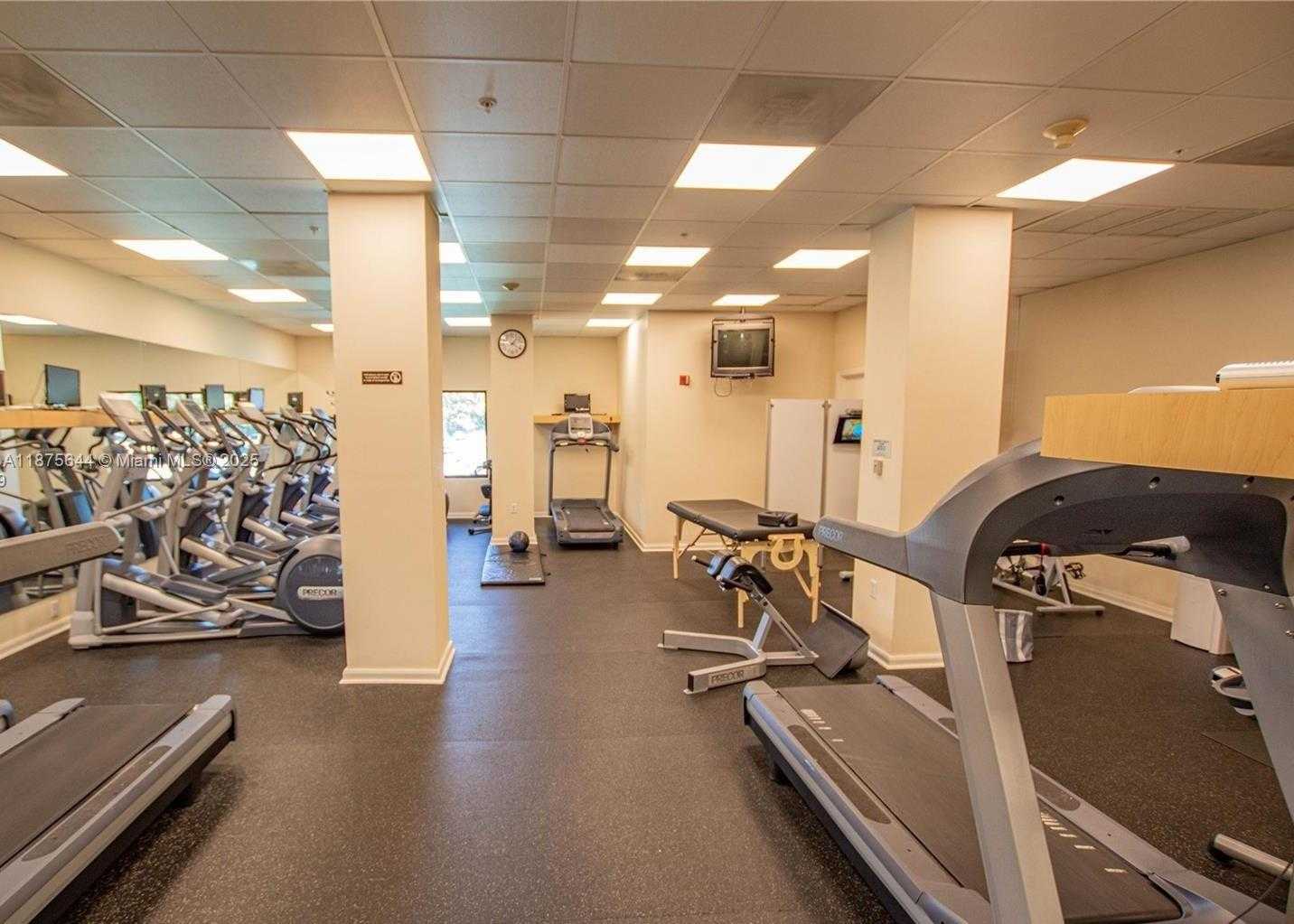 Small Image of 2333 BRICKELL AVE #2402, Miami Number 7