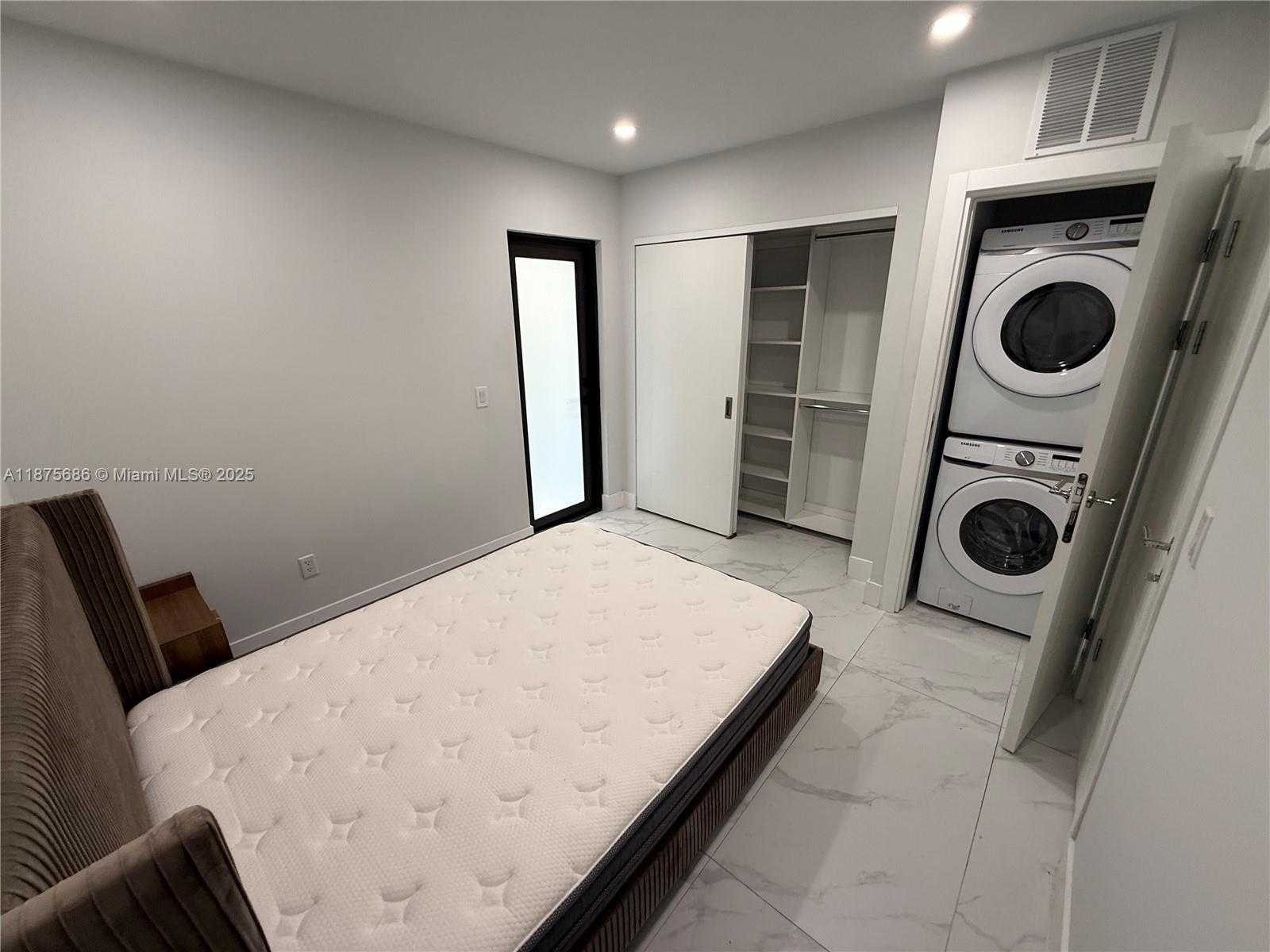 Small Image of 944 JEFFERSON AVE #4, Miami Beach Number 12