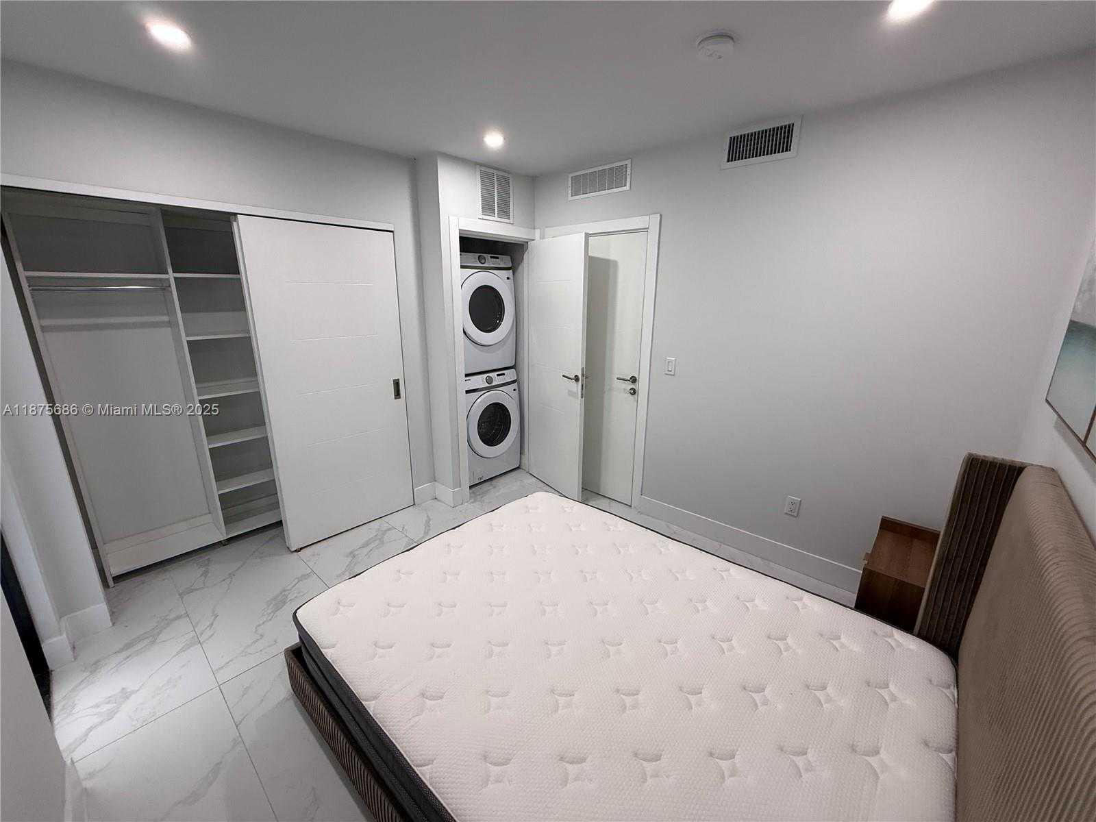 Small Image of 944 JEFFERSON AVE #4, Miami Beach Number 14