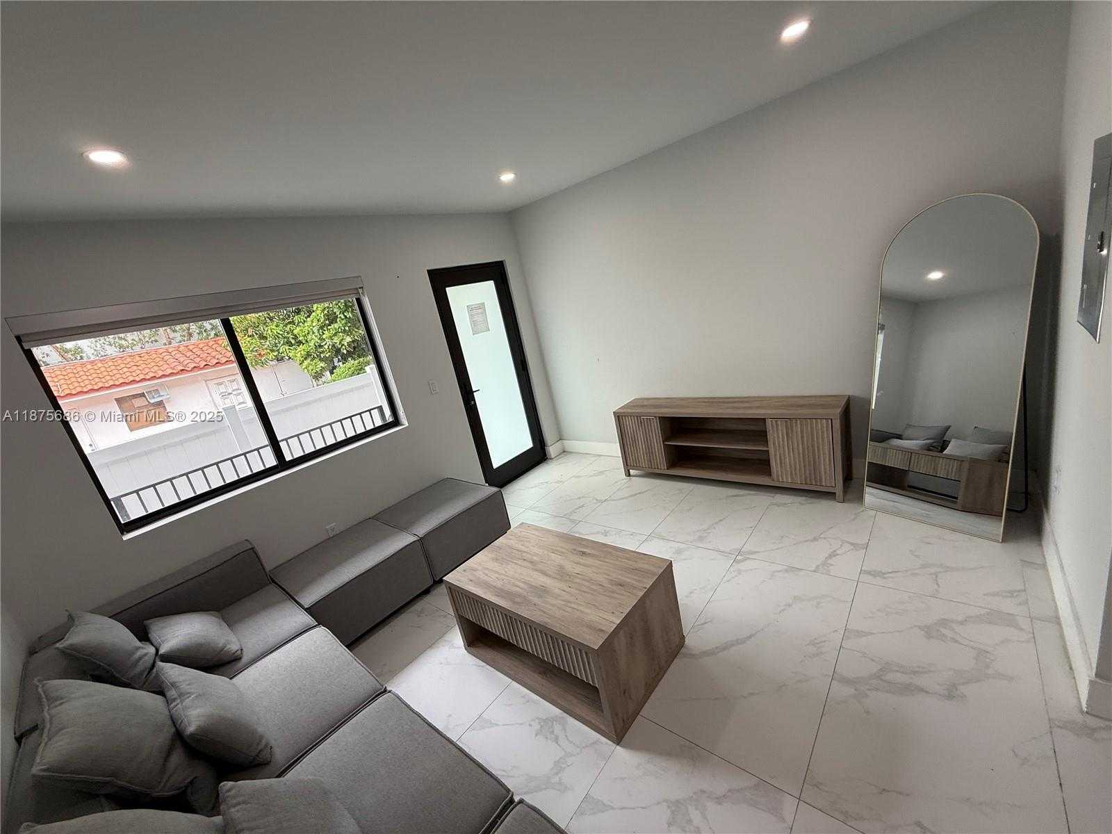Small Image of 944 JEFFERSON AVE #4, Miami Beach Number 4
