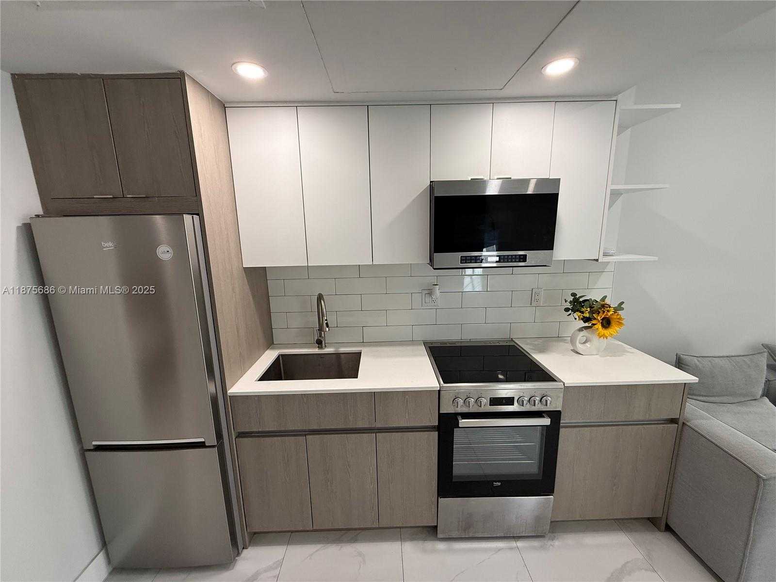 Small Image of 944 JEFFERSON AVE #4, Miami Beach Number 6