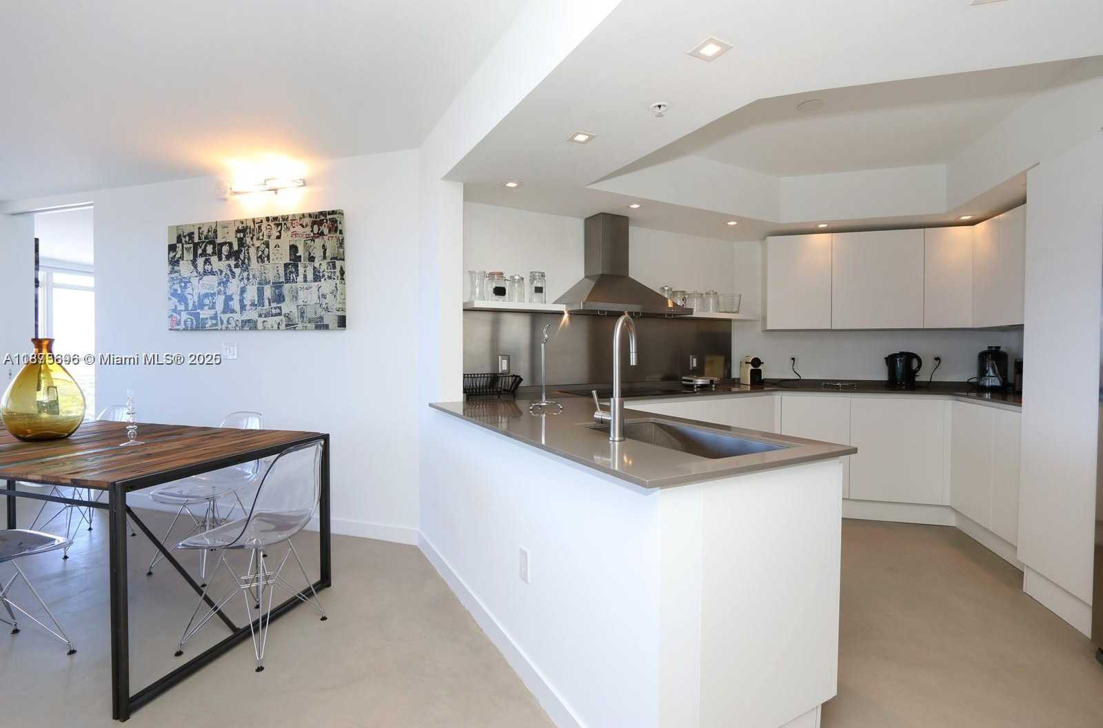 Small Image of 1900 SUNSET HARBOUR DR #2011, Miami Beach Number 13