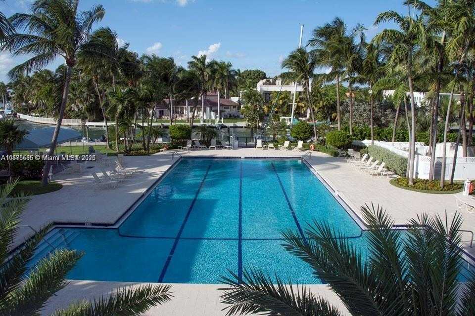 Small Image of 1900 SUNSET HARBOUR DR #2011, Miami Beach Number 38