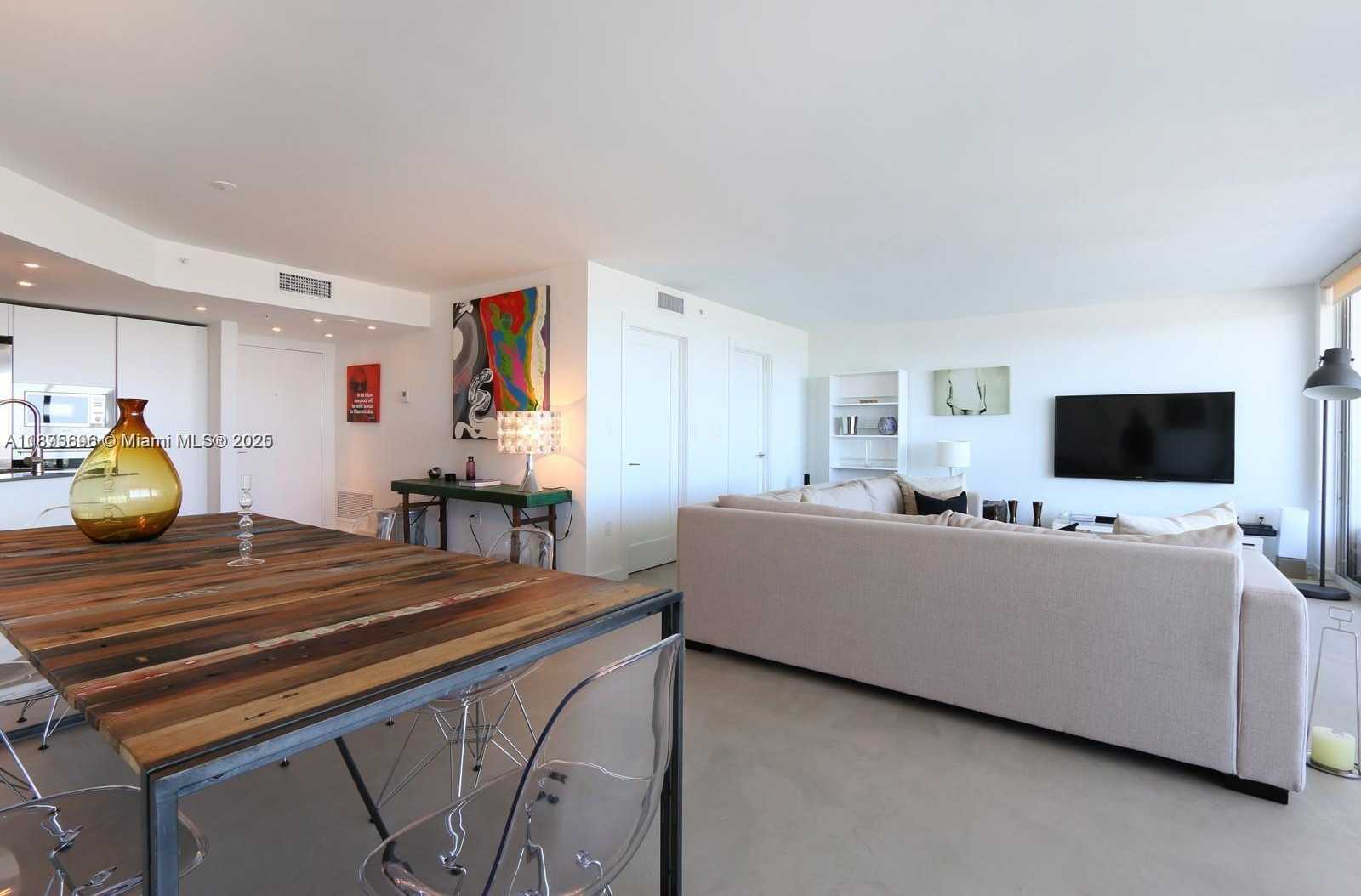 Small Image of 1900 SUNSET HARBOUR DR #2011, Miami Beach Number 5