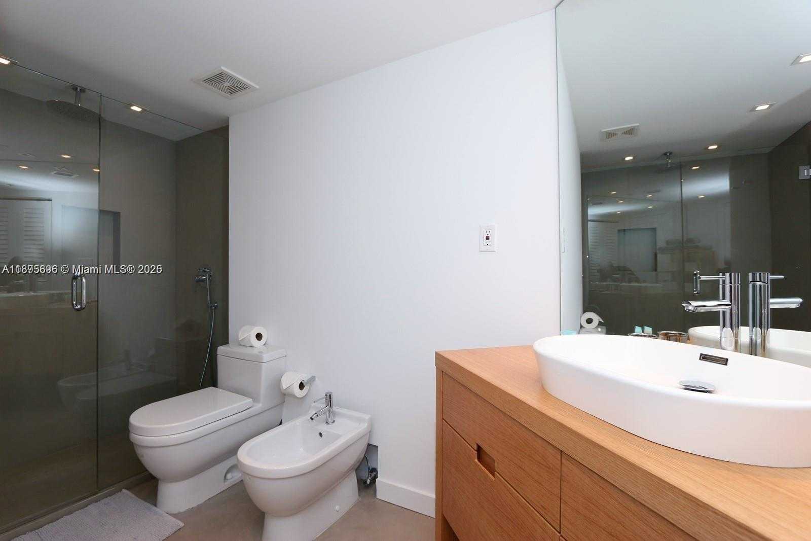 Small Image of 1900 SUNSET HARBOUR DR #2011, Miami Beach Number 8