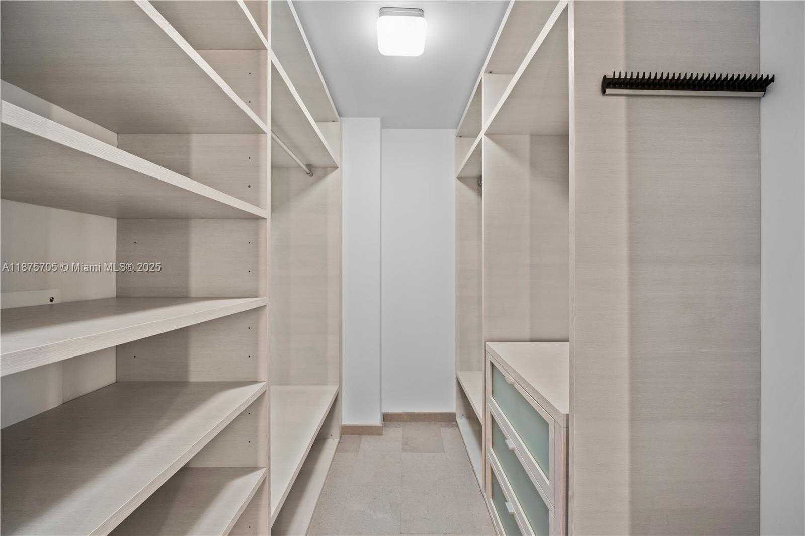 Small Image of 88 SOUTH WEST 7TH ST #3707, Miami Number 23