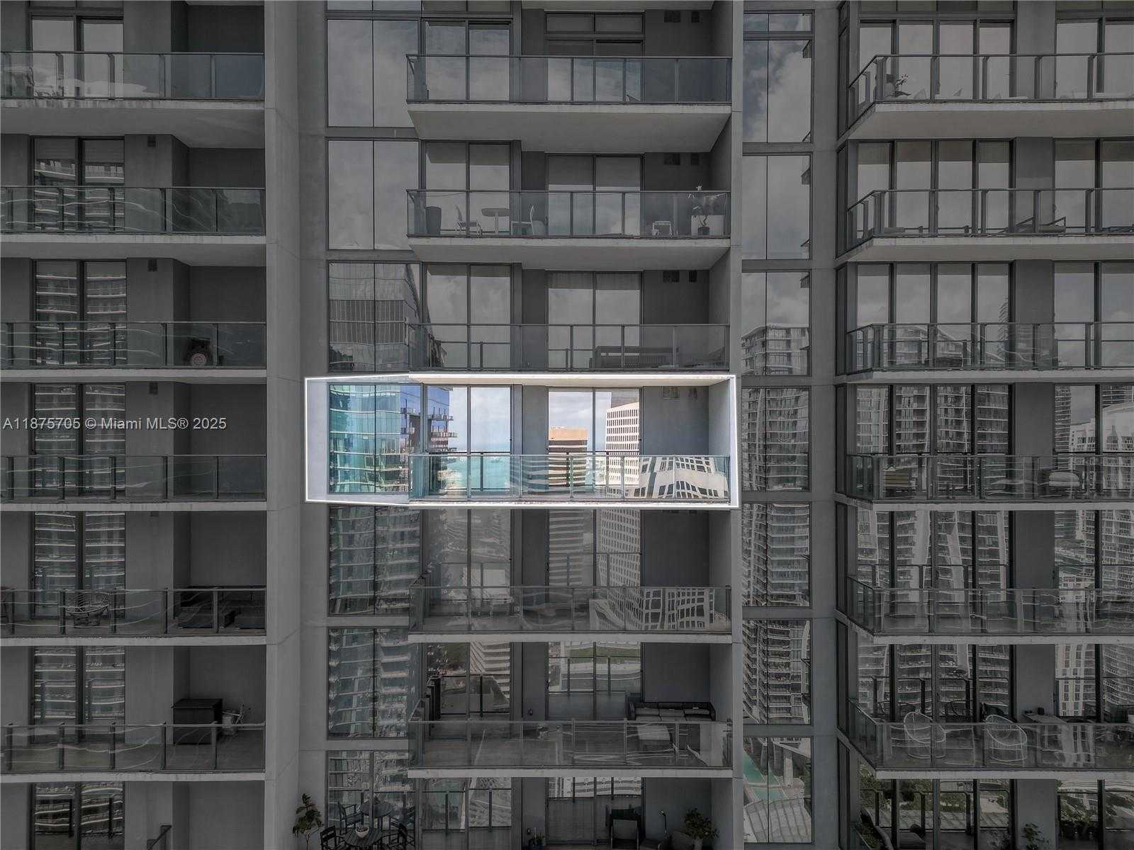 Small Image of 88 SOUTH WEST 7TH ST #3707, Miami Number 26