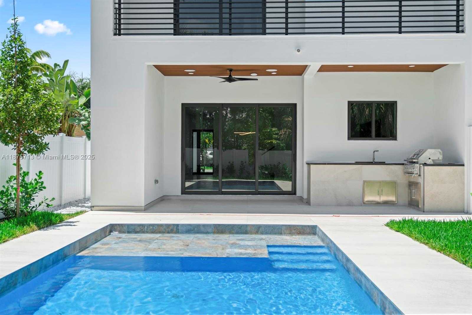 Small Image of 1320 NORTH EAST 16TH AVE #A, Fort Lauderdale Number 3
