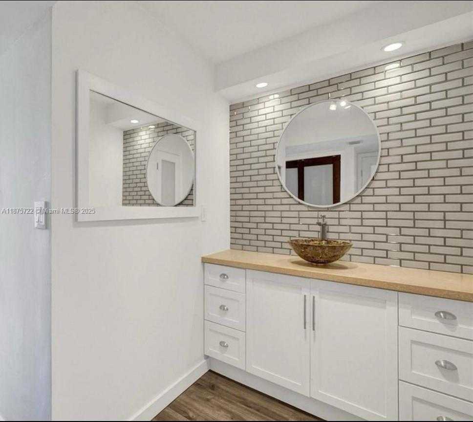 Small Image of 3101 NORTH COUNTRY CLUB DR #506, Aventura Number 10