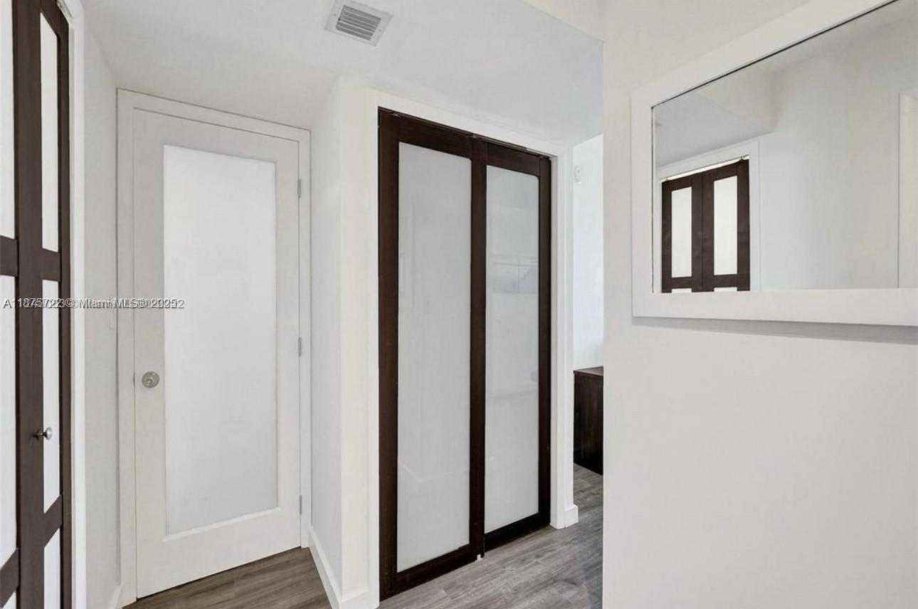 Small Image of 3101 NORTH COUNTRY CLUB DR #506, Aventura Number 11