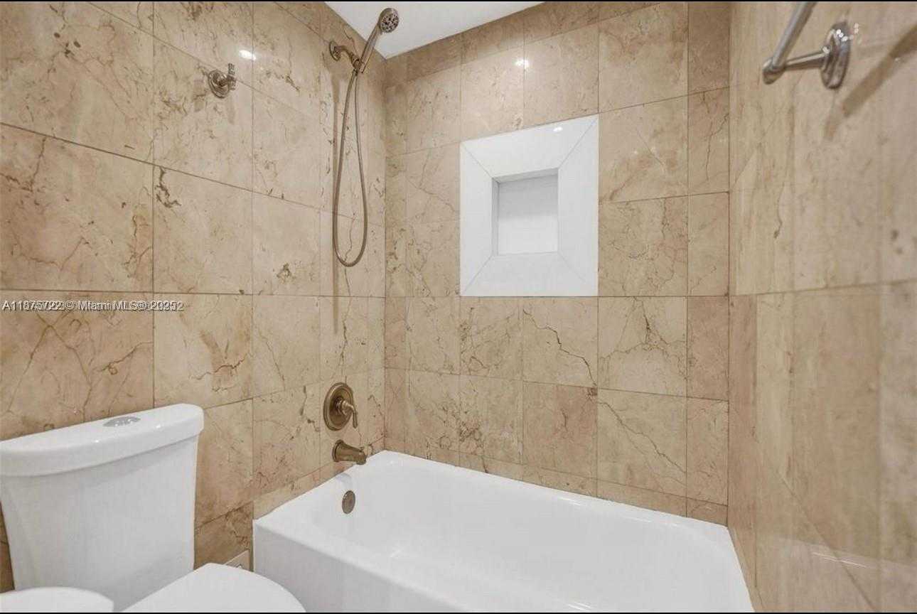 Small Image of 3101 NORTH COUNTRY CLUB DR #506, Aventura Number 12