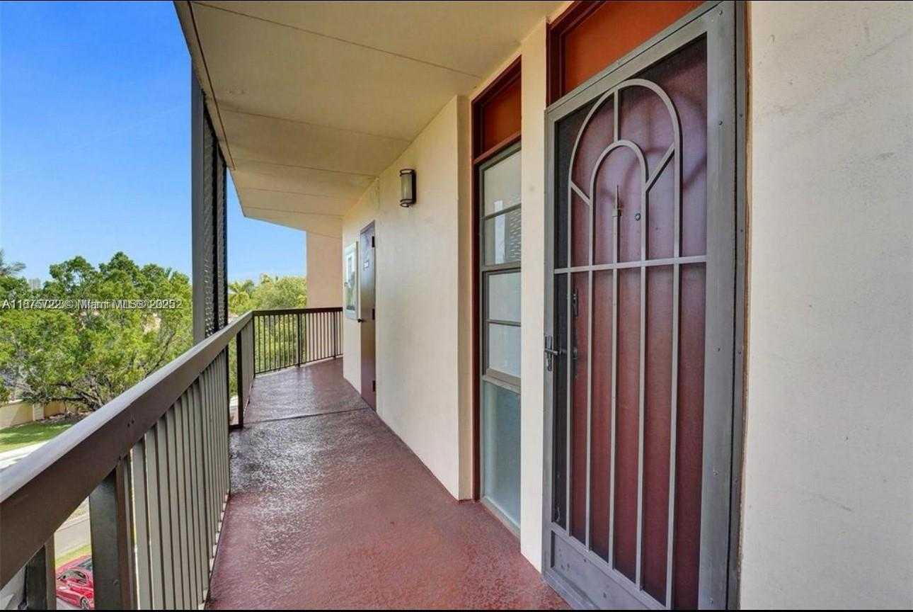 Small Image of 3101 NORTH COUNTRY CLUB DR #506, Aventura Number 15