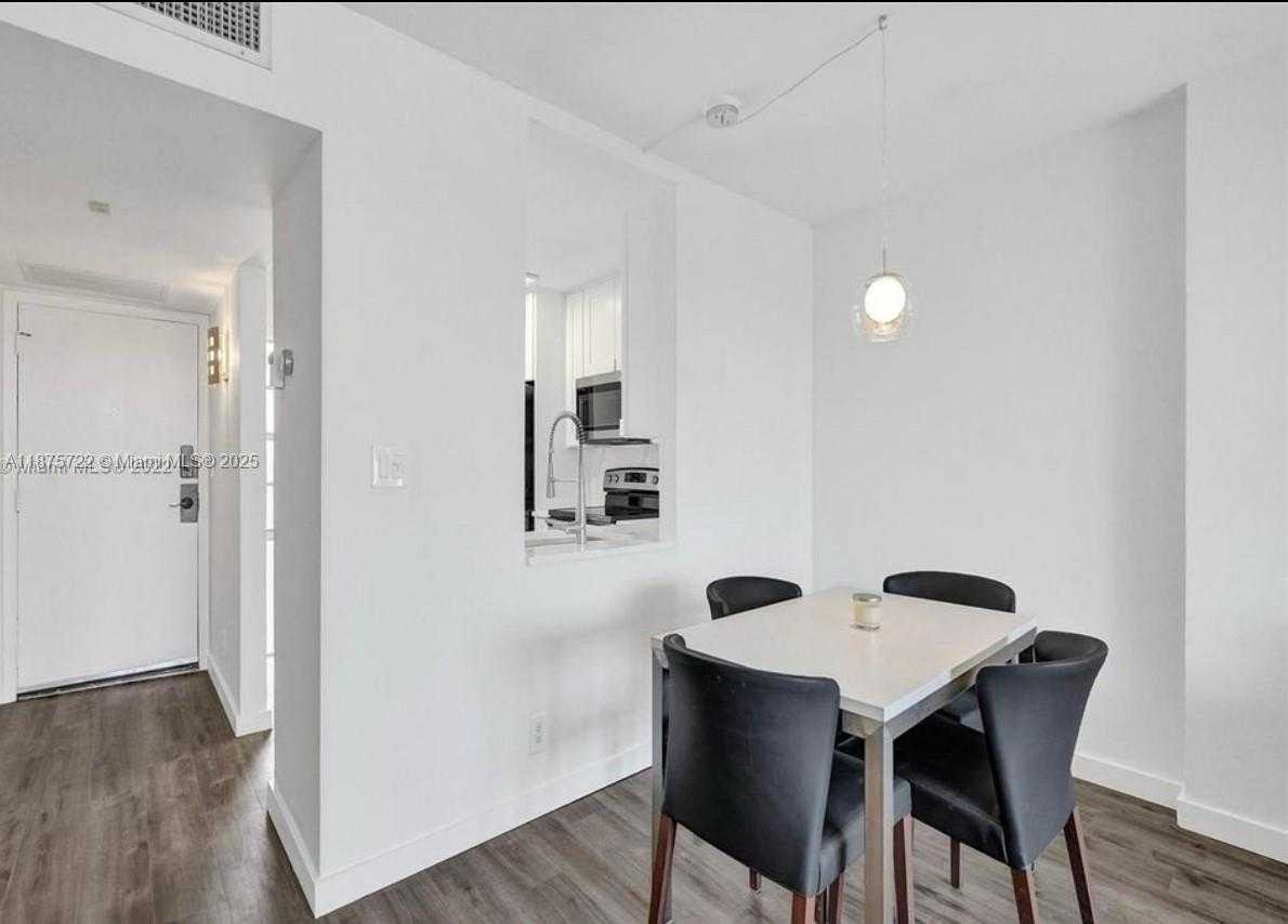 Small Image of 3101 NORTH COUNTRY CLUB DR #506, Aventura Number 5