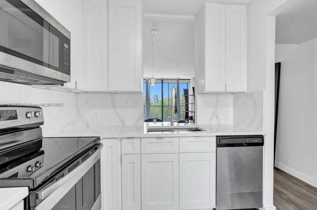 Small Image of 3101 NORTH COUNTRY CLUB DR #506, Aventura Number 8