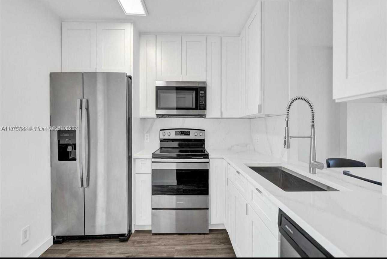 Small Image of 3101 NORTH COUNTRY CLUB DR #506, Aventura Number 9