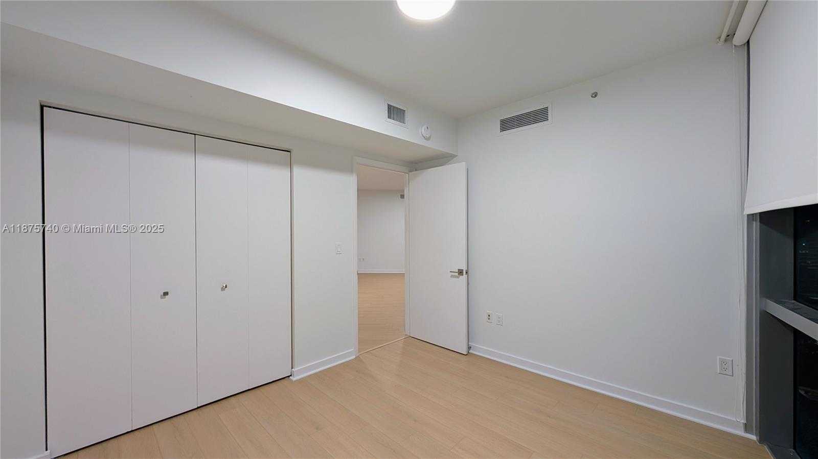 Small Image of 350 EAST MIAMI AVE #1901, Miami Number 36
