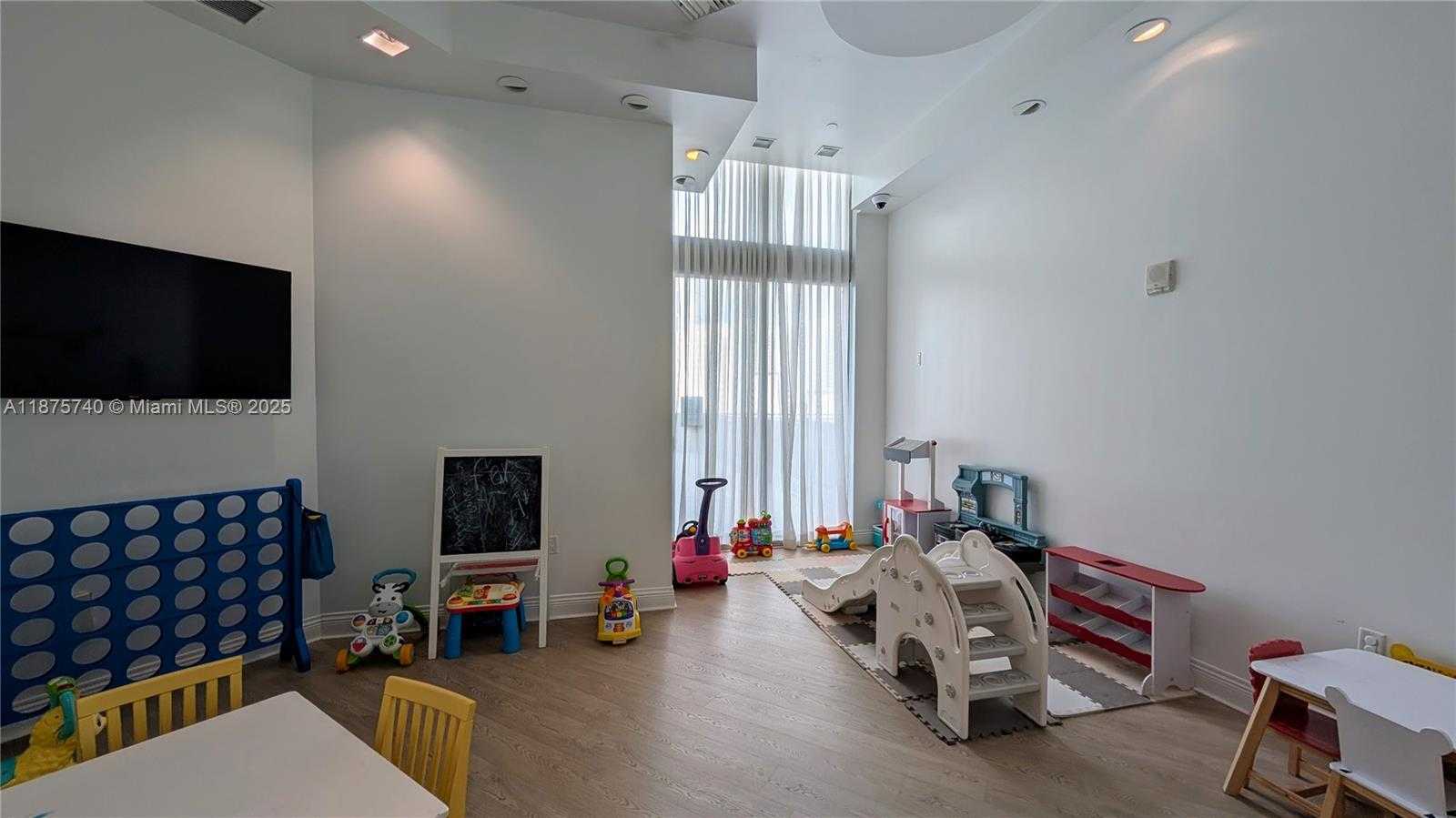Small Image of 350 EAST MIAMI AVE #1901, Miami Number 73