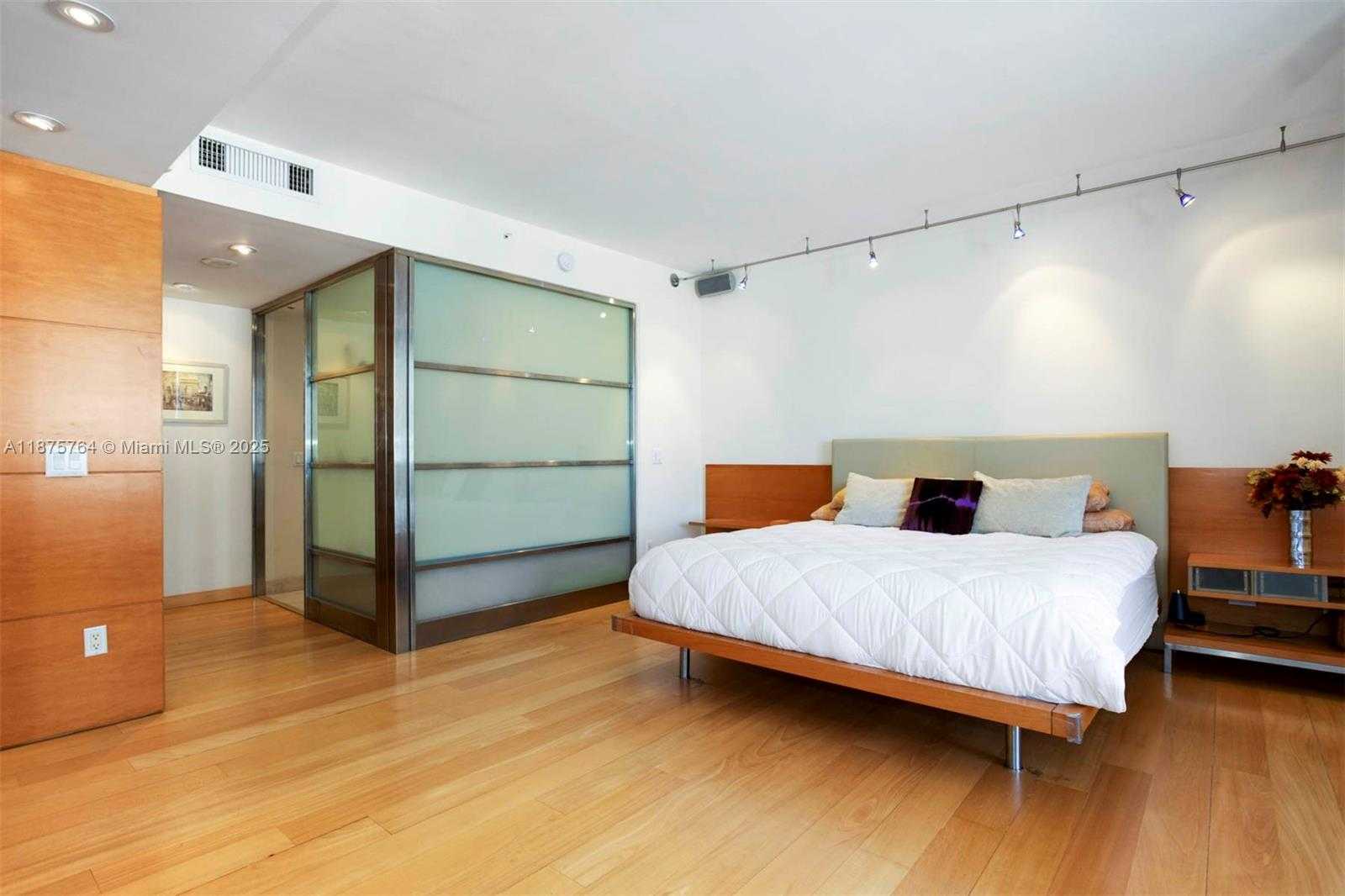 Small Image of 4779 COLLINS AVE #401, Miami Beach Number 10