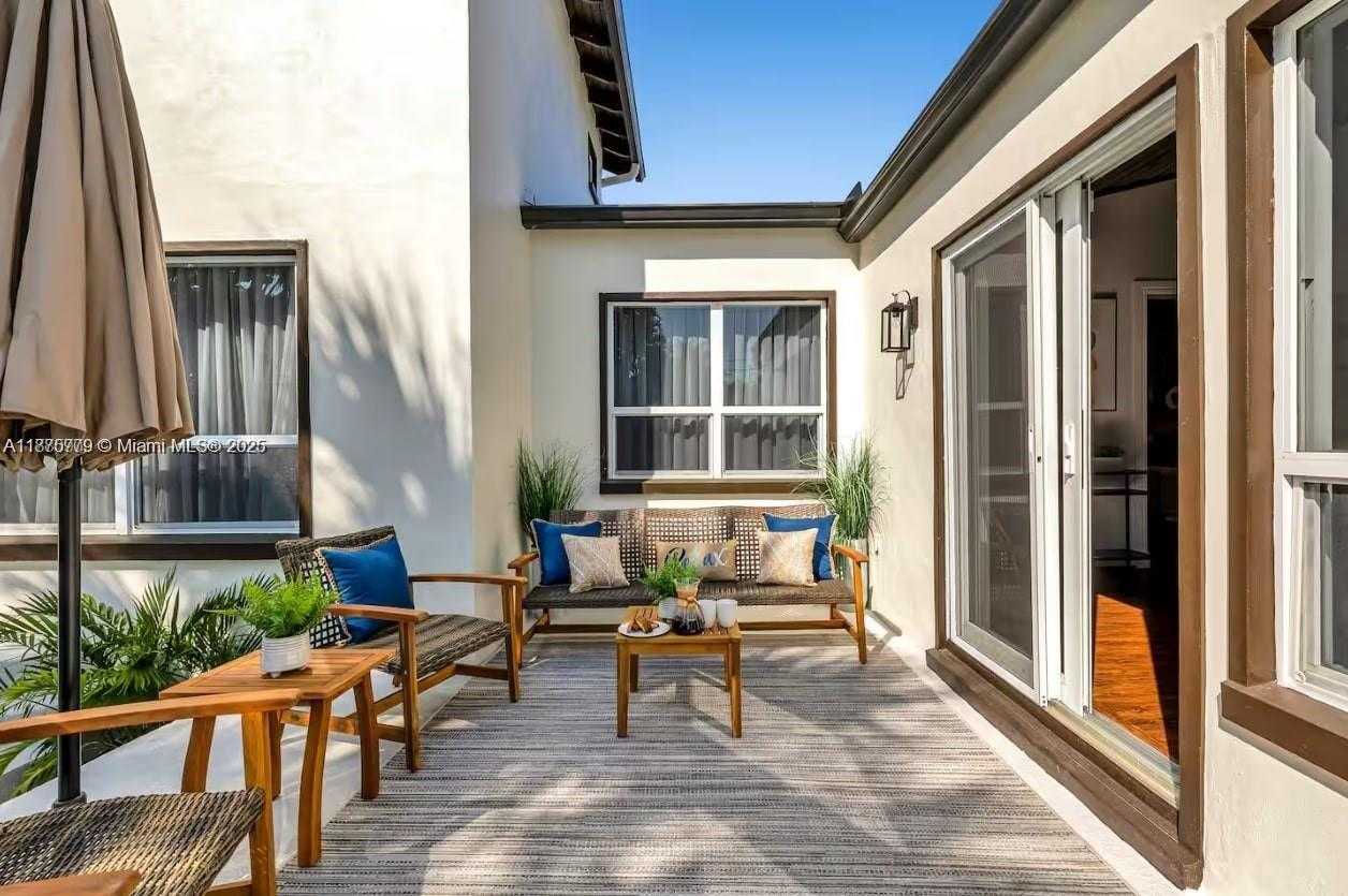Small Image of 110 SOUTH EAST 11TH AVE, Fort Lauderdale Number 31