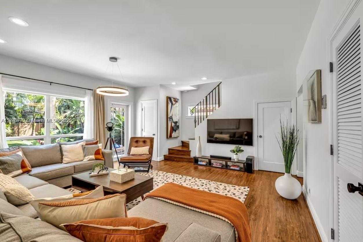 Small Image of 110 SOUTH EAST 11TH AVE, Fort Lauderdale Number 4