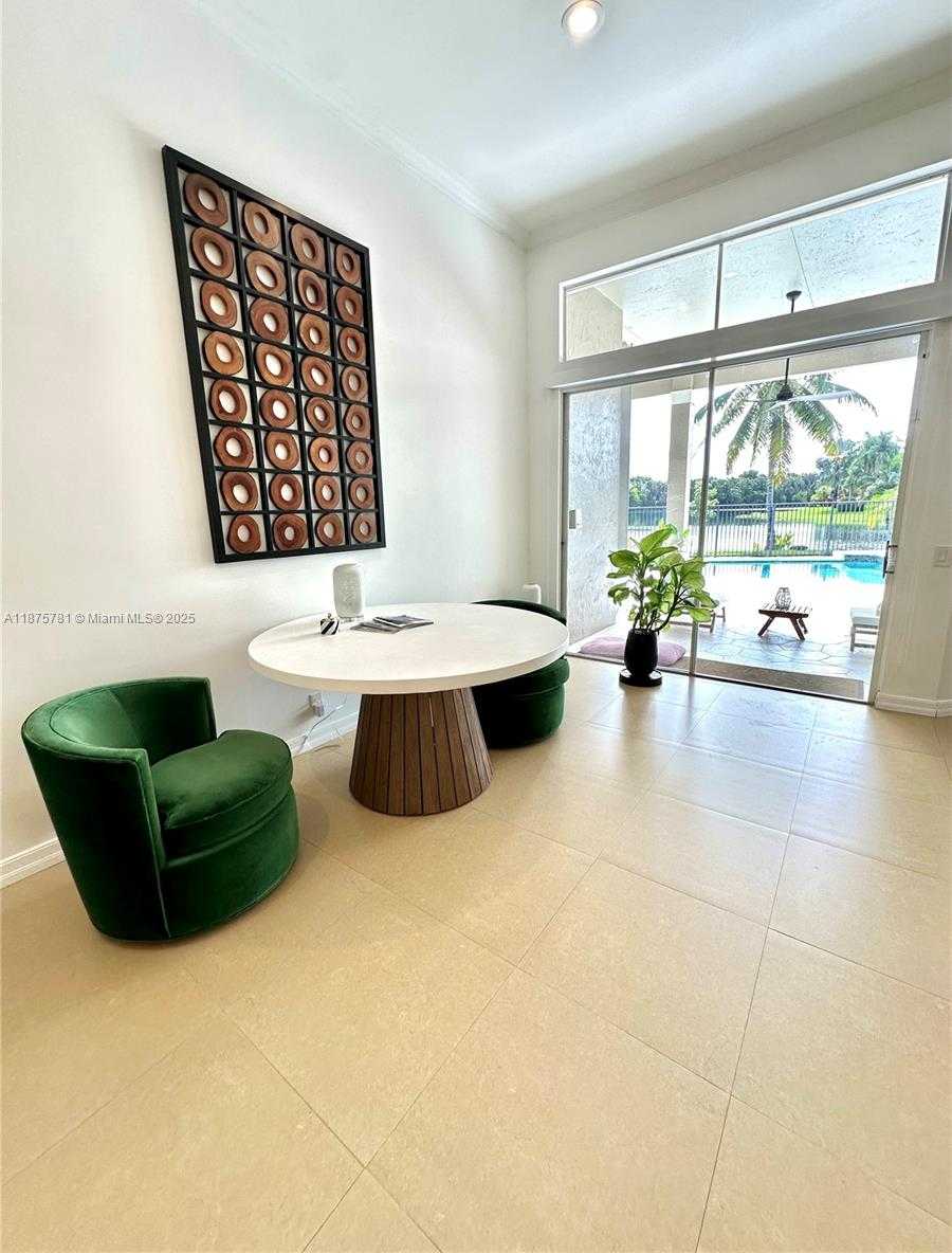 Small Image of 656 VERONA PL, Weston Number 11