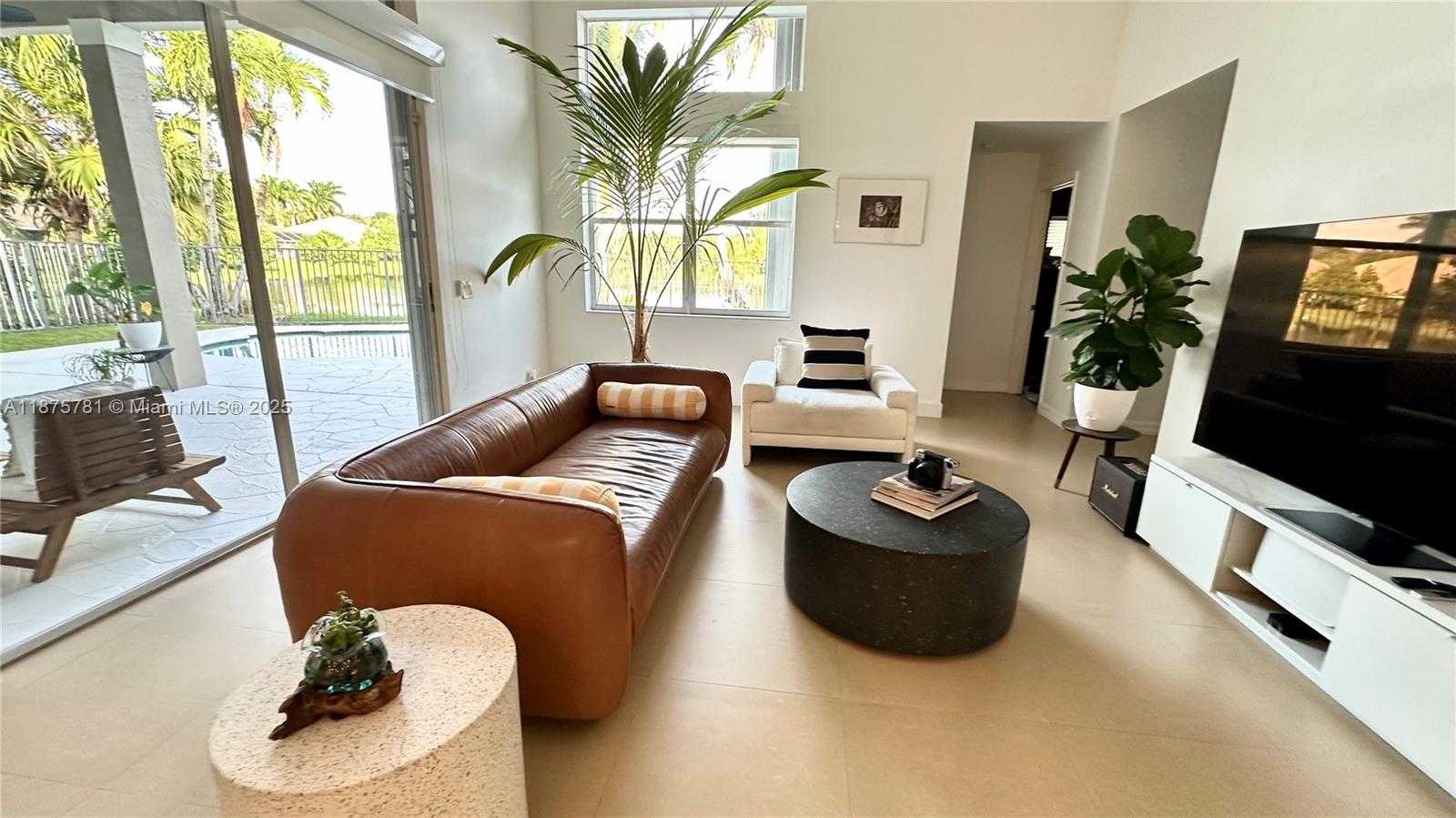 Small Image of 656 VERONA PL, Weston Number 13