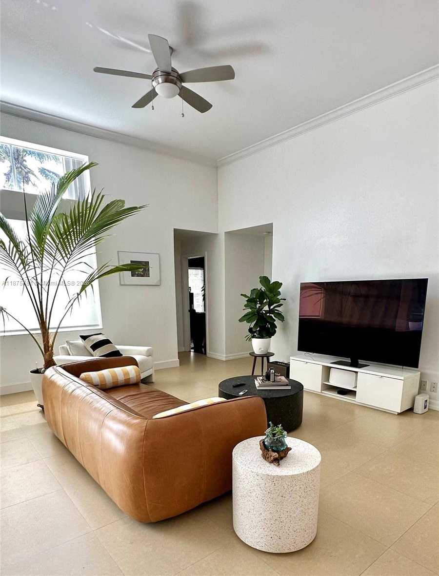 Small Image of 656 VERONA PL, Weston Number 15