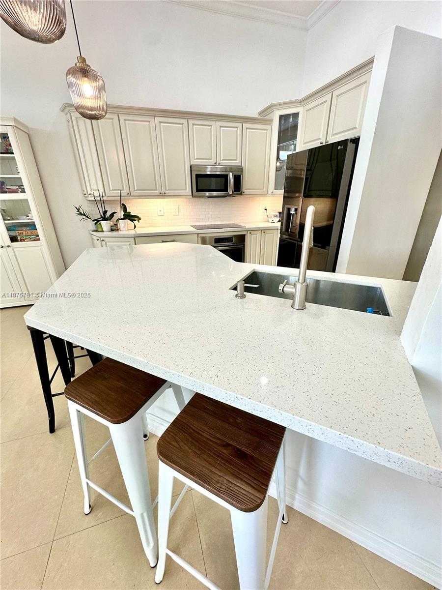 Small Image of 656 VERONA PL, Weston Number 18