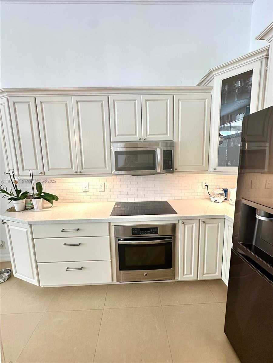 Small Image of 656 VERONA PL, Weston Number 19