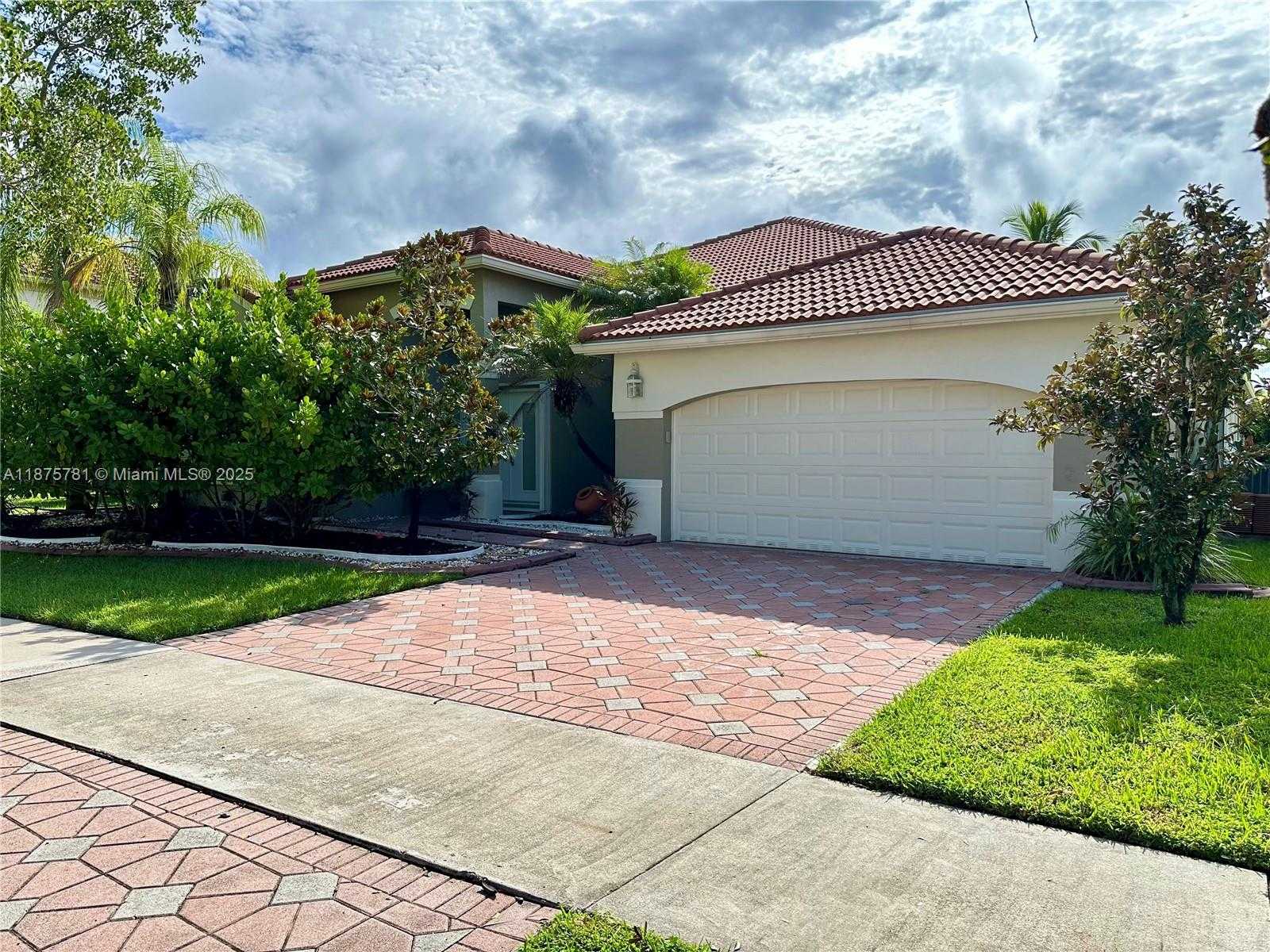 Small Image of 656 VERONA PL, Weston Number 2