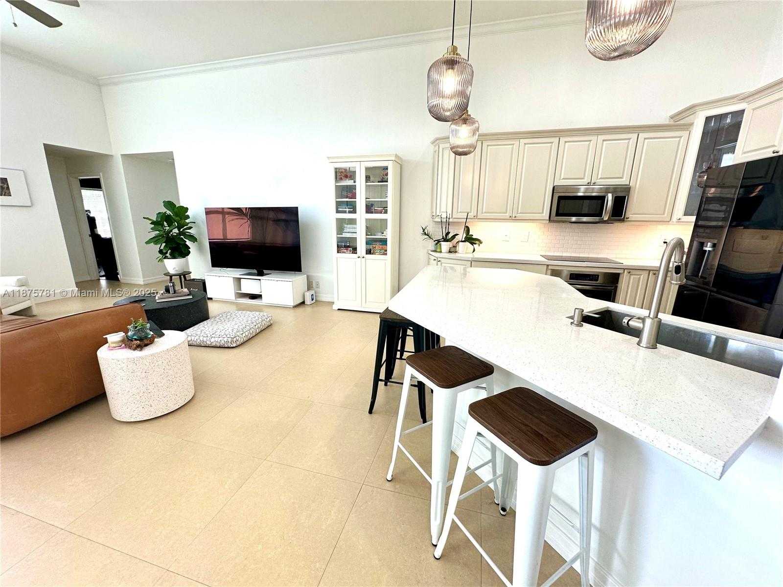 Small Image of 656 VERONA PL, Weston Number 21