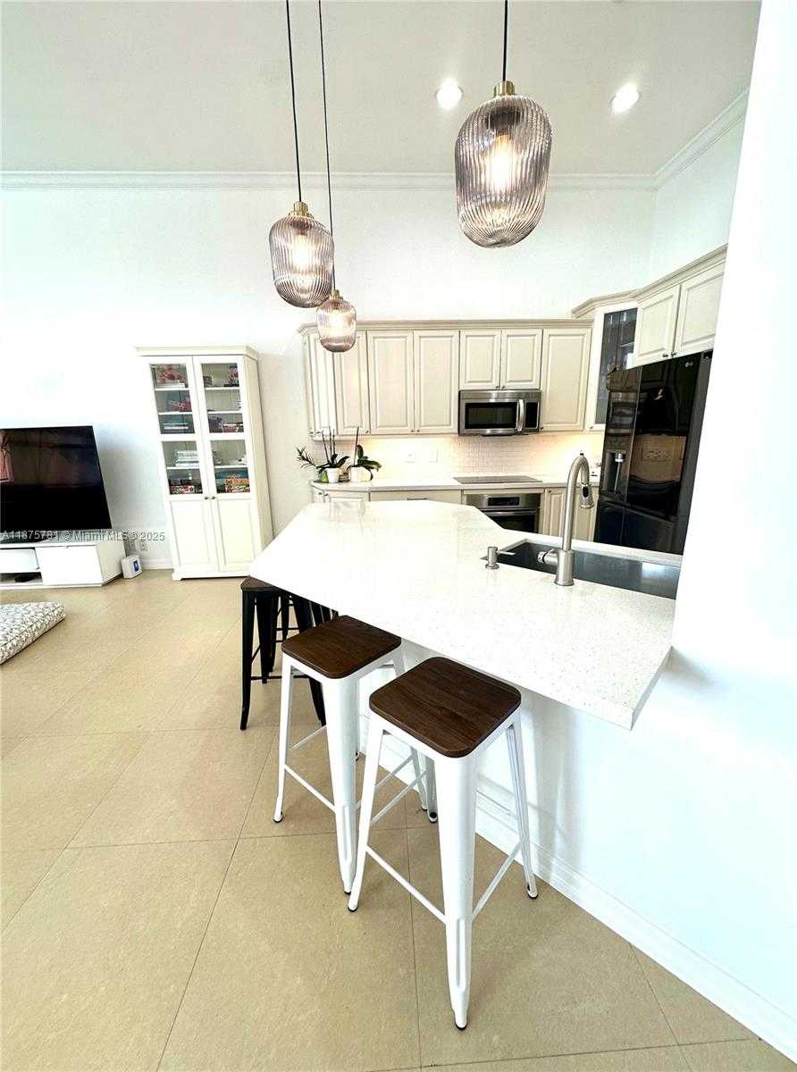 Small Image of 656 VERONA PL, Weston Number 23