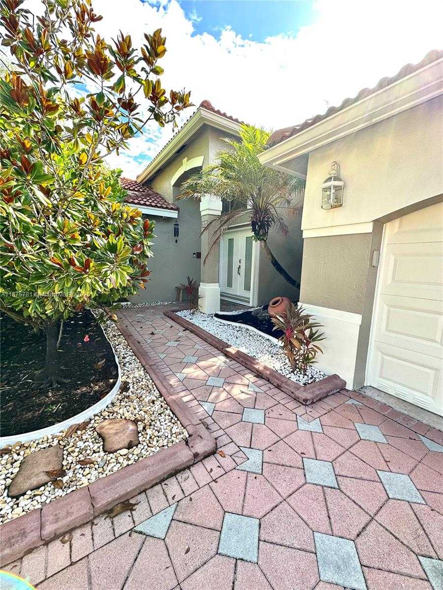 Small Image of 656 VERONA PL, Weston Number 3