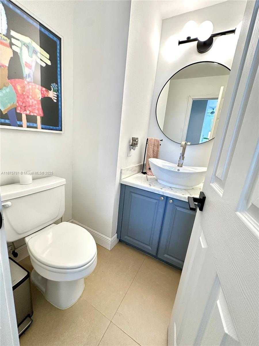 Small Image of 656 VERONA PL, Weston Number 31