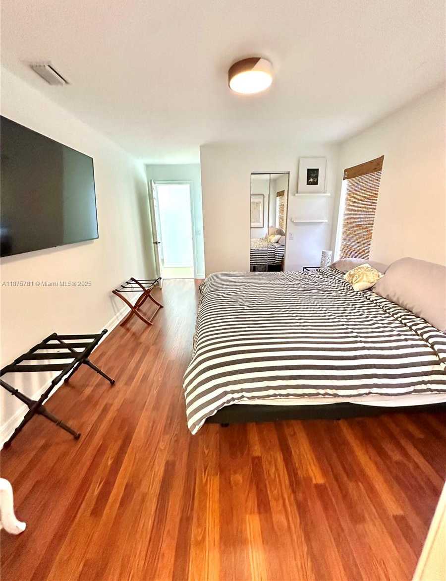 Small Image of 656 VERONA PL, Weston Number 39