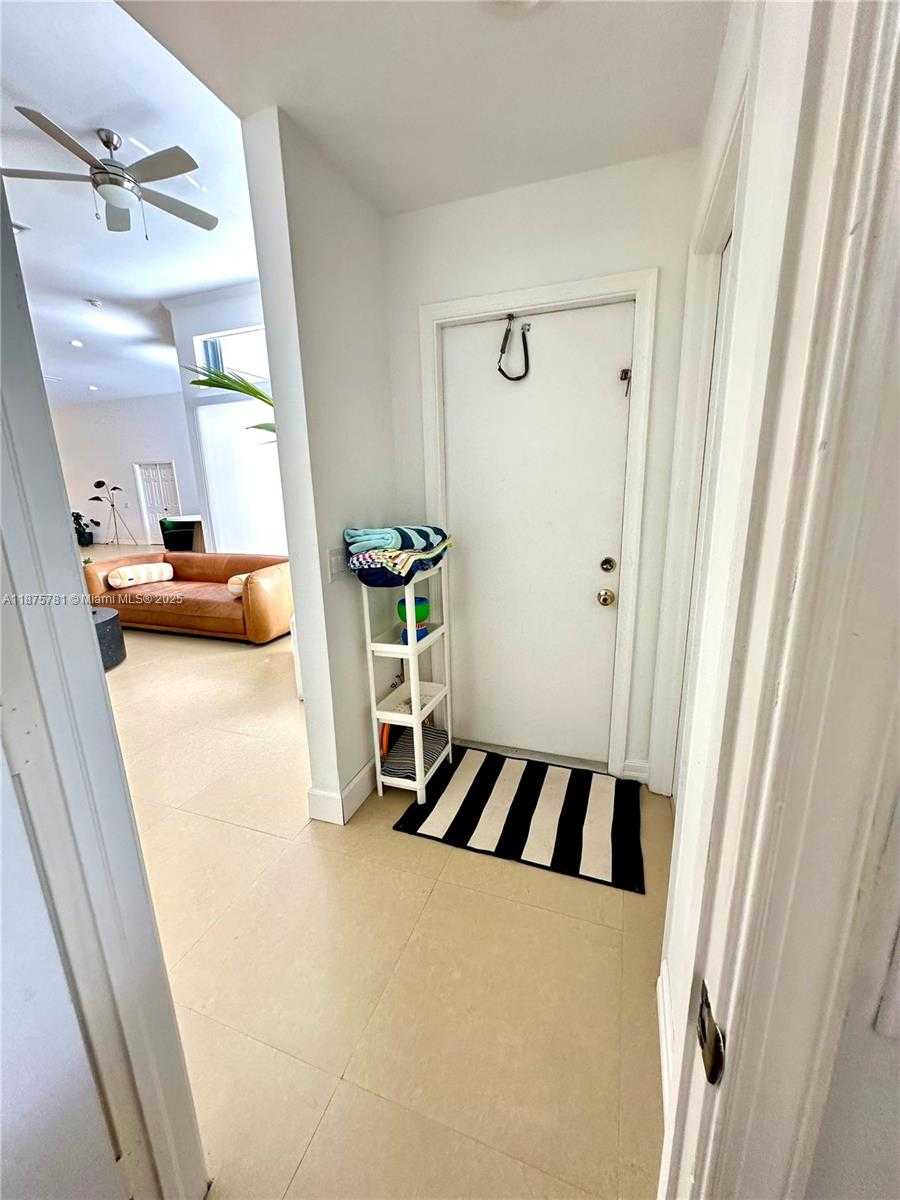 Small Image of 656 VERONA PL, Weston Number 43