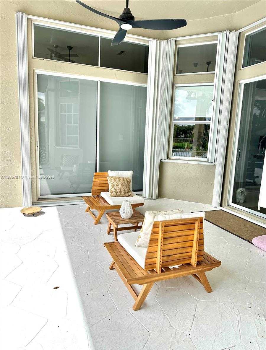 Small Image of 656 VERONA PL, Weston Number 44