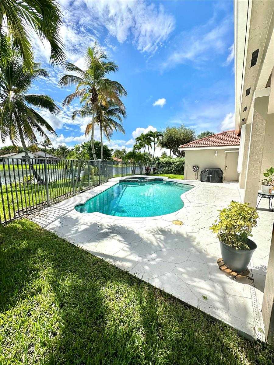 Small Image of 656 VERONA PL, Weston Number 52