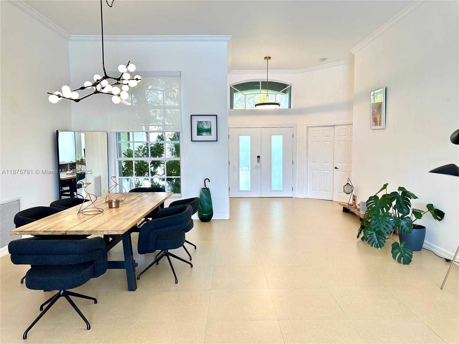 Small Image of 656 VERONA PL, Weston Number 6