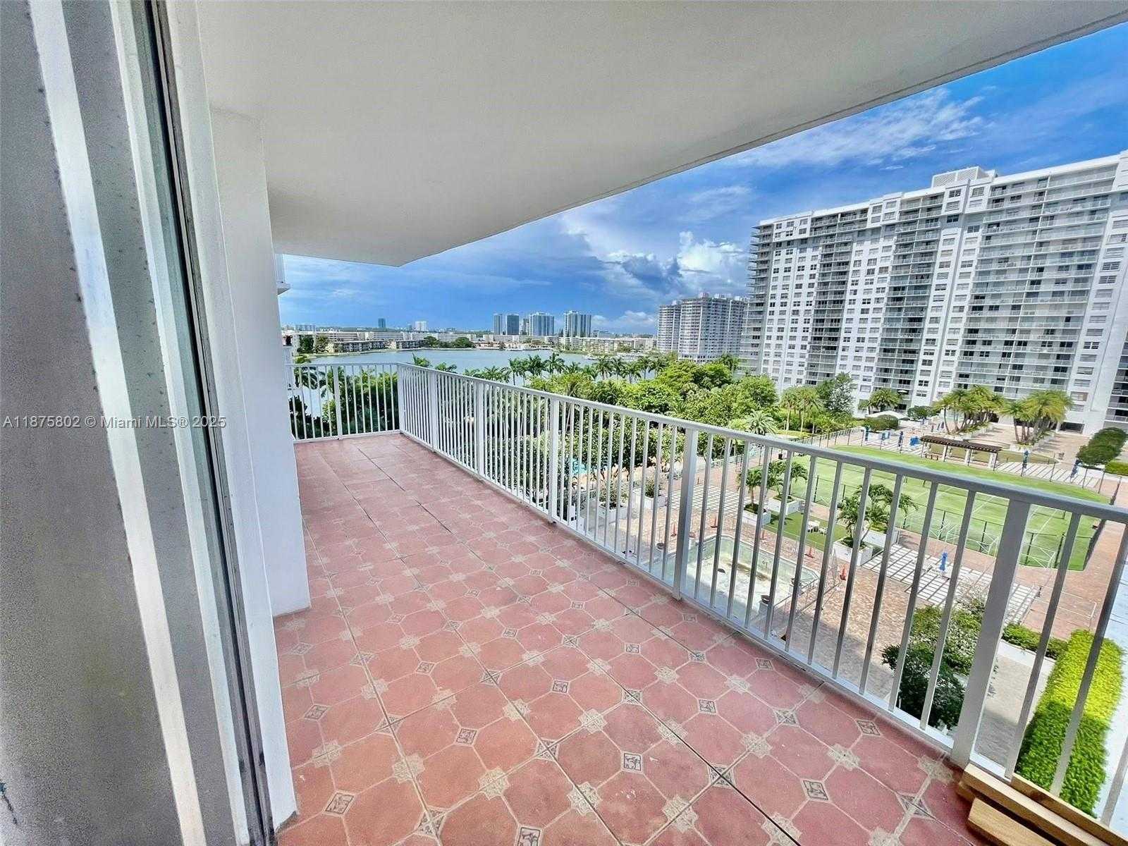 Small Image of 2851 NORTH EAST 183RD ST #802E, Aventura Number 2