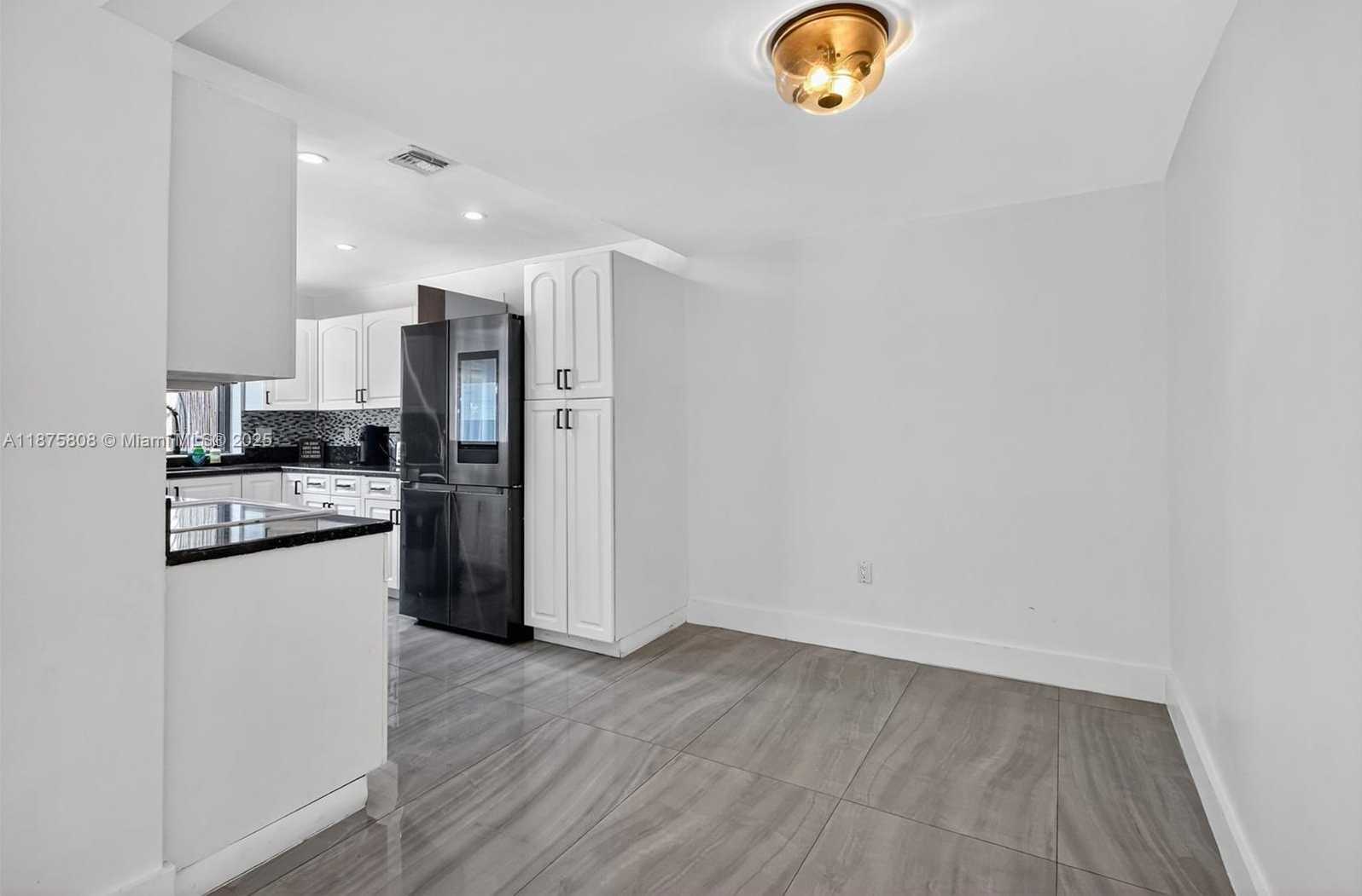 Small Image of 20424 NORTH EAST 10TH CT RD #20424, Miami Number 14