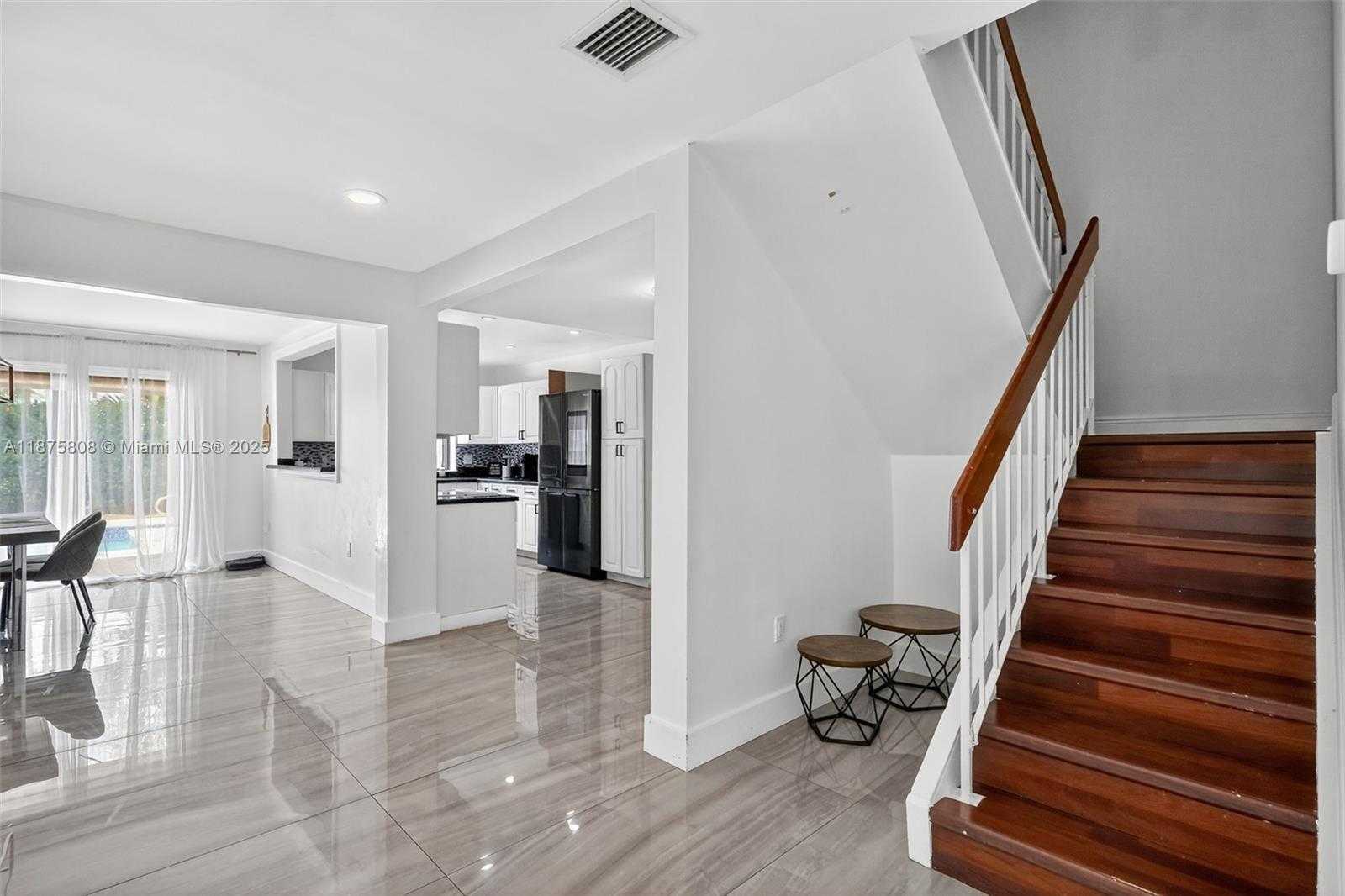 Small Image of 20424 NORTH EAST 10TH CT RD #20424, Miami Number 16
