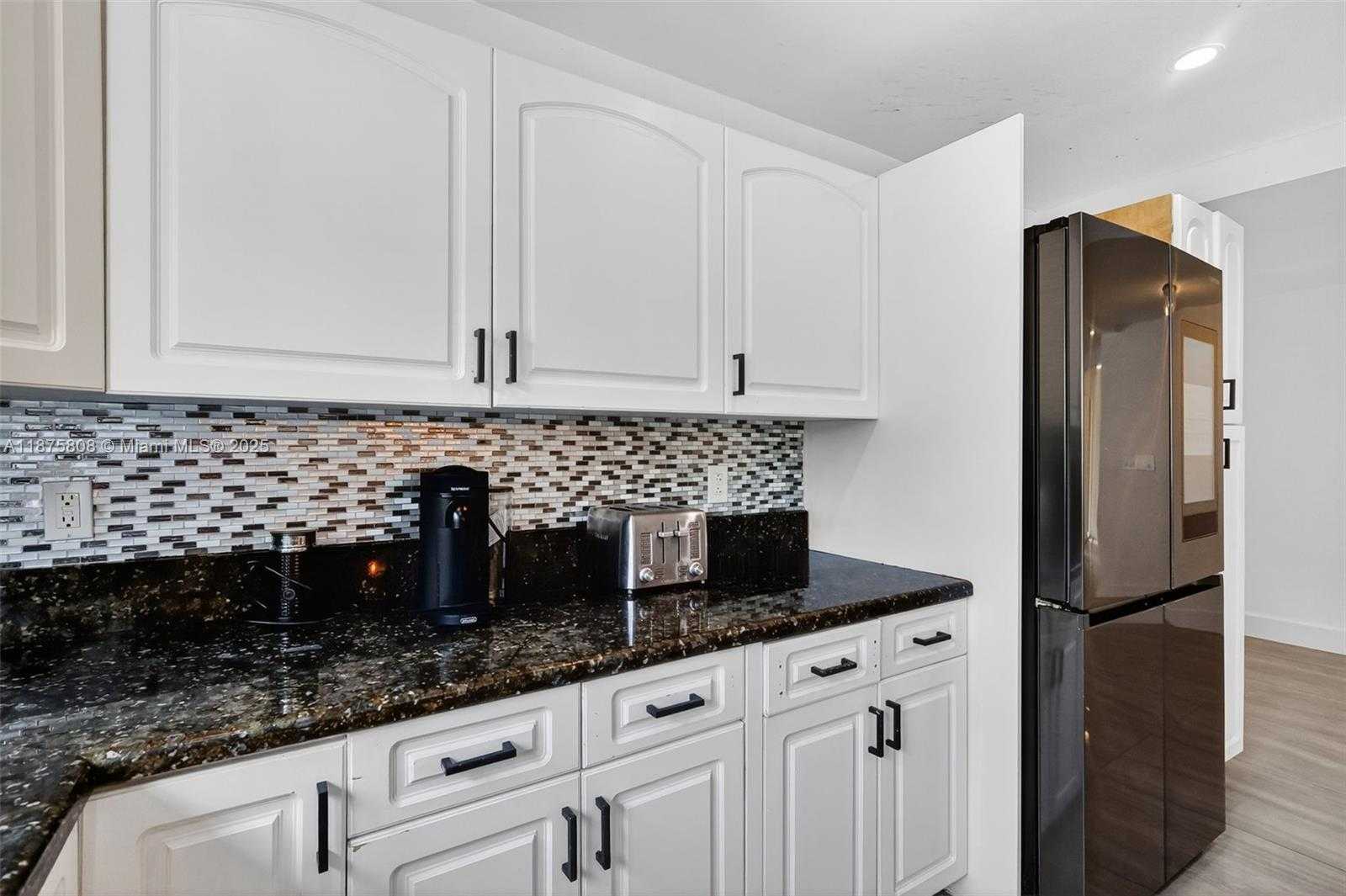 Small Image of 20424 NORTH EAST 10TH CT RD #20424, Miami Number 17
