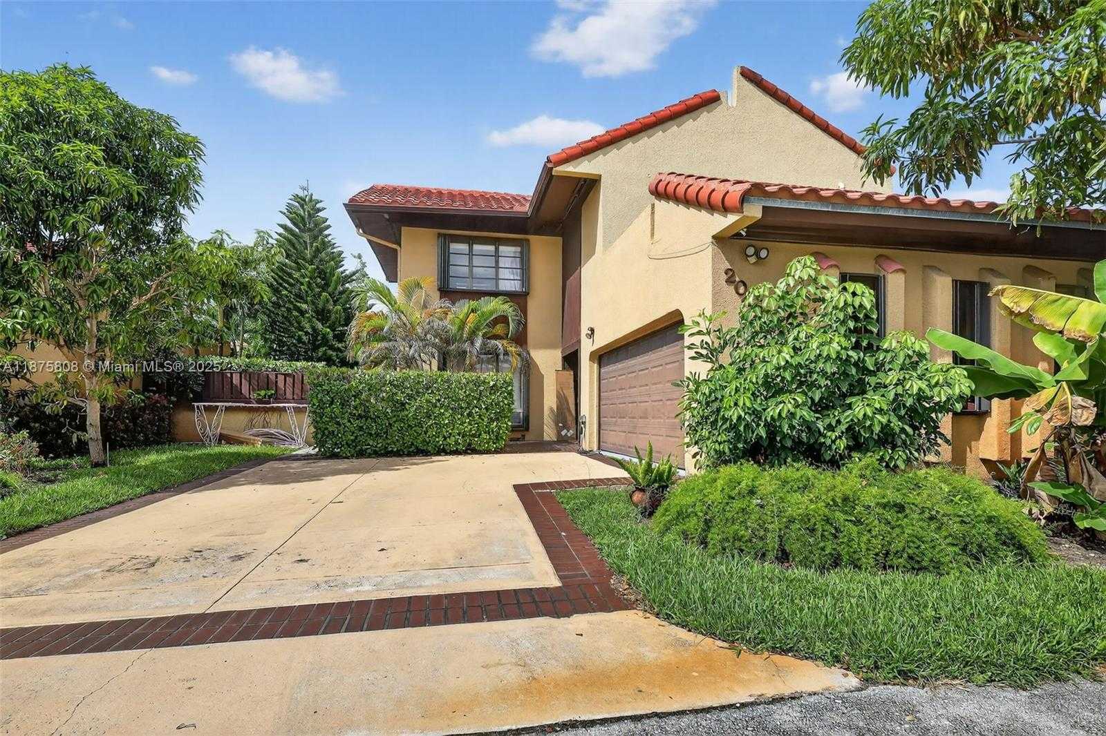 Small Image of 20424 NORTH EAST 10TH CT RD #20424, Miami Number 2