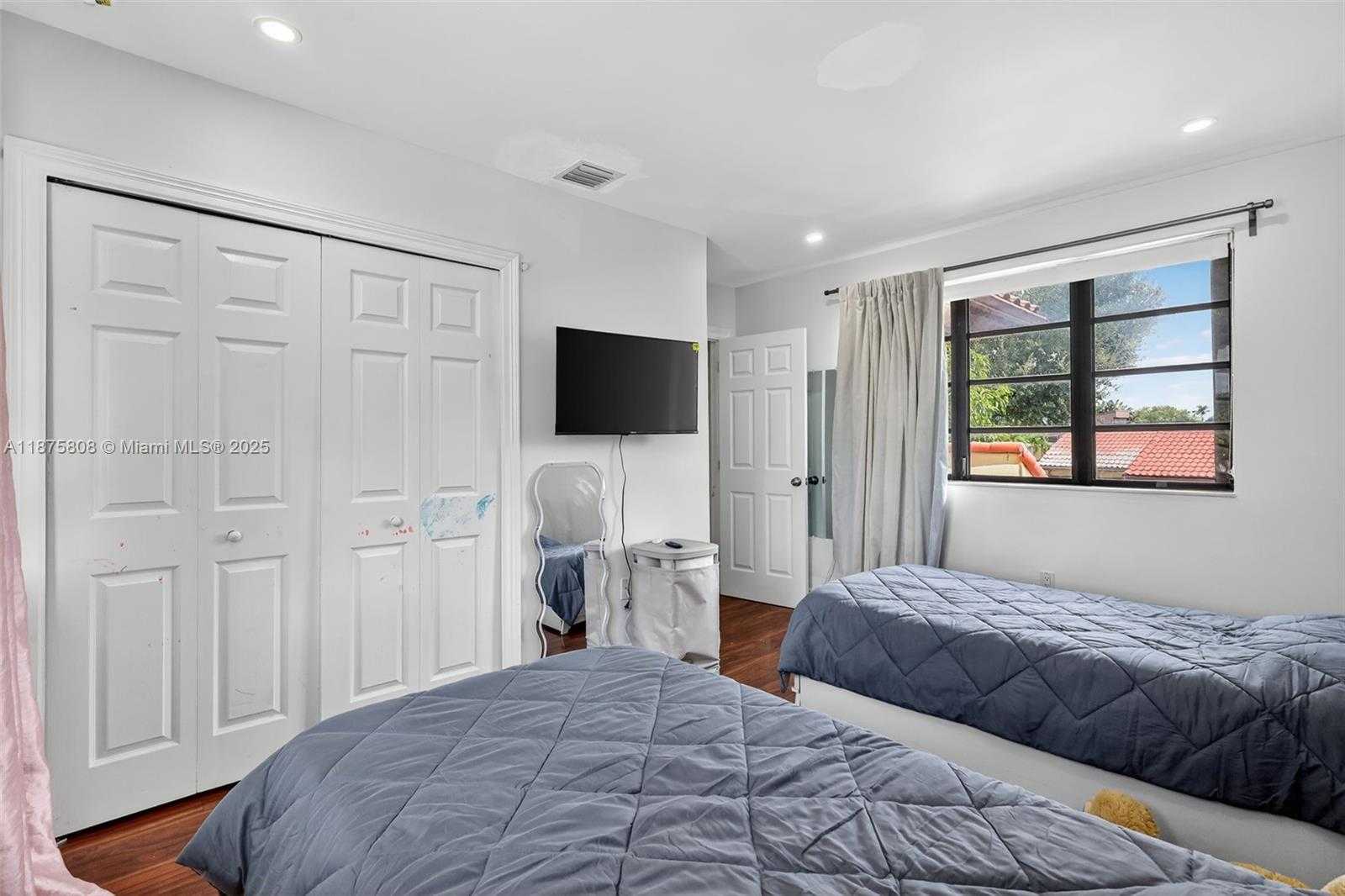 Small Image of 20424 NORTH EAST 10TH CT RD #20424, Miami Number 20