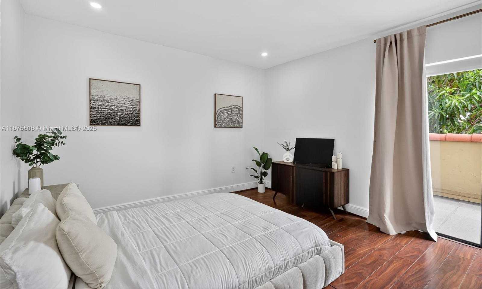 Small Image of 20424 NORTH EAST 10TH CT RD #20424, Miami Number 23