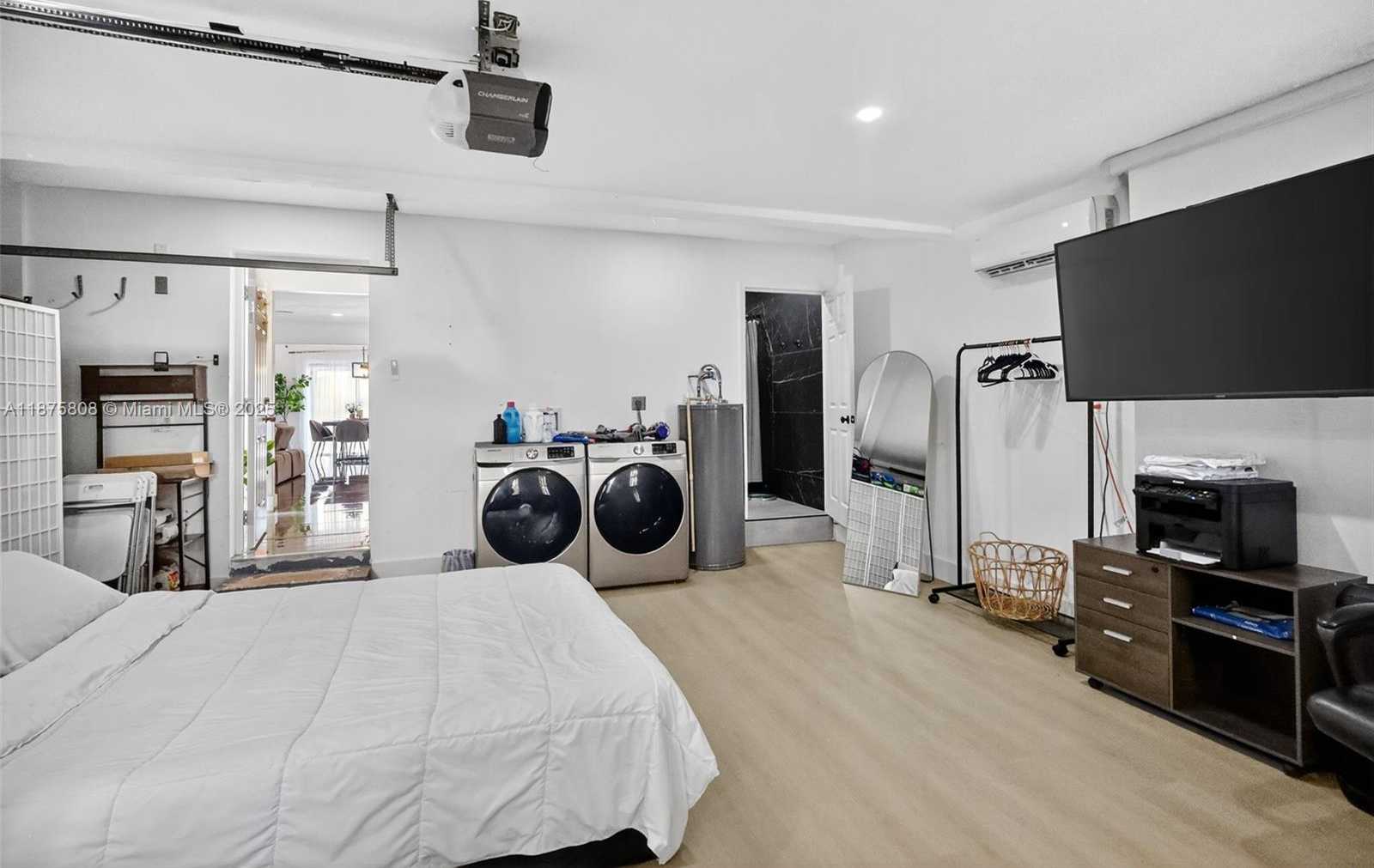 Small Image of 20424 NORTH EAST 10TH CT RD #20424, Miami Number 29