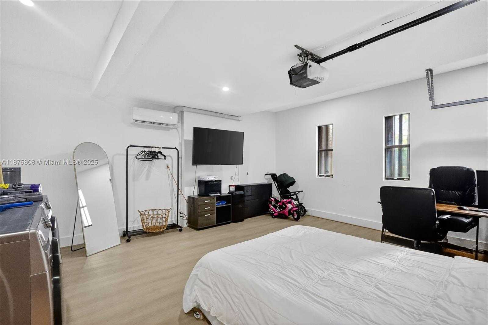 Small Image of 20424 NORTH EAST 10TH CT RD #20424, Miami Number 31