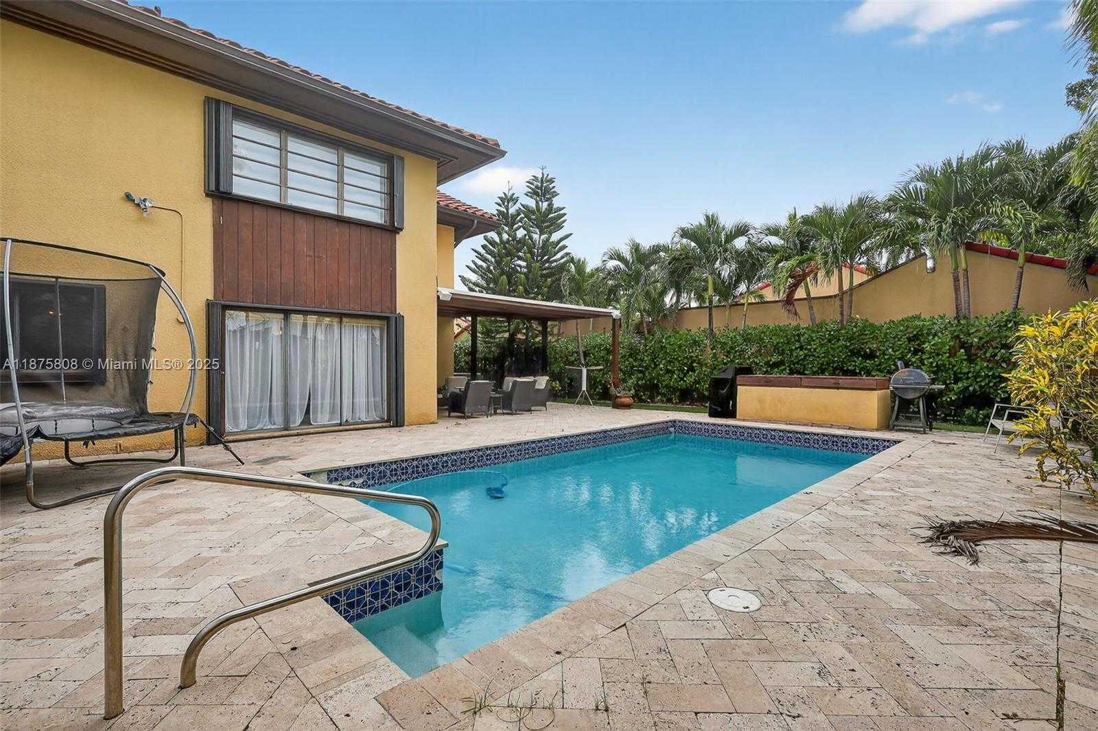 Small Image of 20424 NORTH EAST 10TH CT RD #20424, Miami Number 32